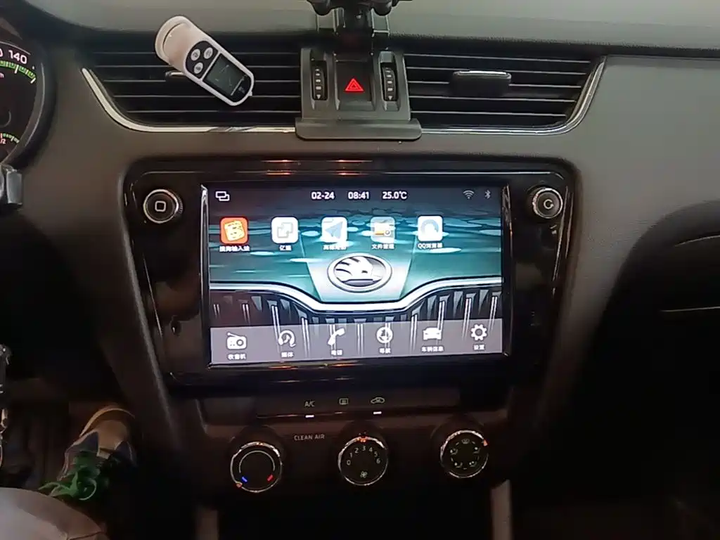 Skoda Octavia — миниатюра 13