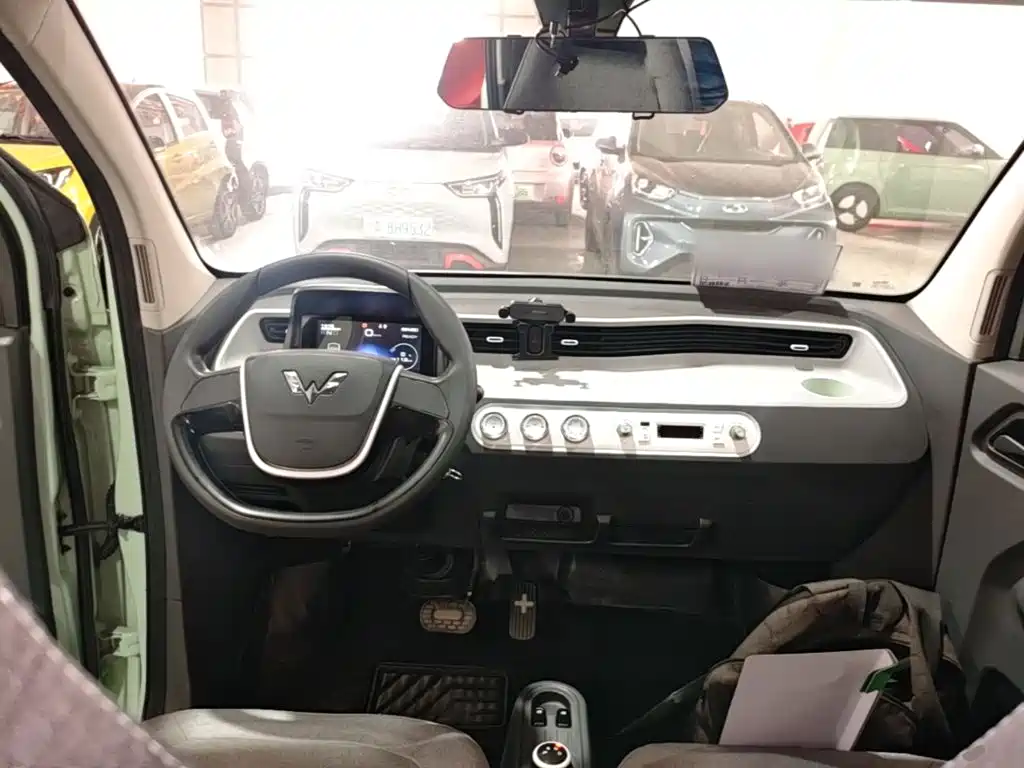 Wuling MINIEV — миниатюра 10