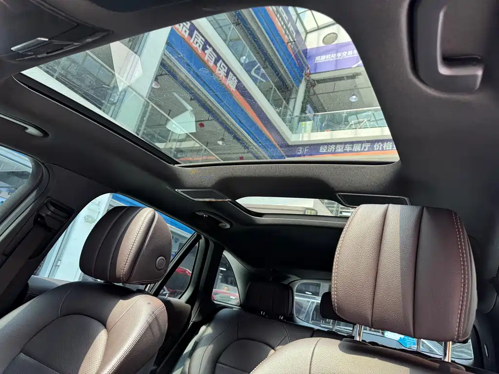 Mercedes-Benz GLC — миниатюра 16