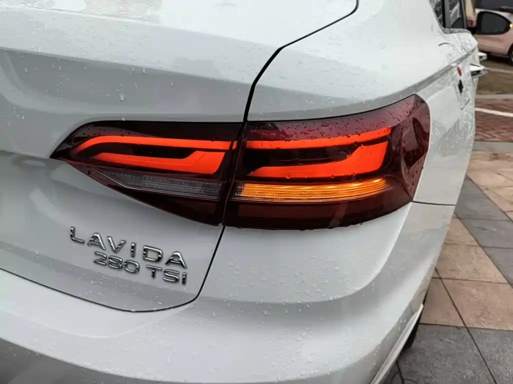 Volkswagen Lavida — миниатюра 8