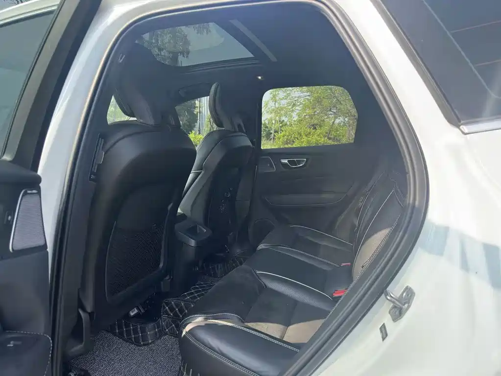 Volvo XC60 — миниатюра 5