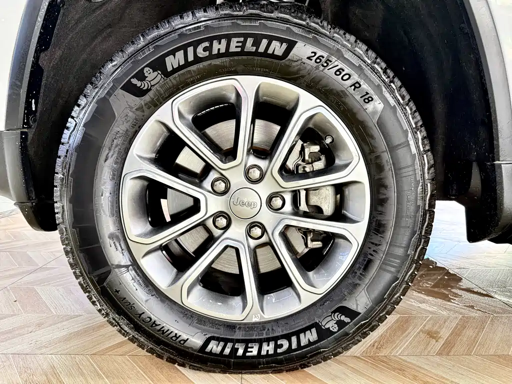 Jeep Grand Cherokee (Import) — миниатюра 7