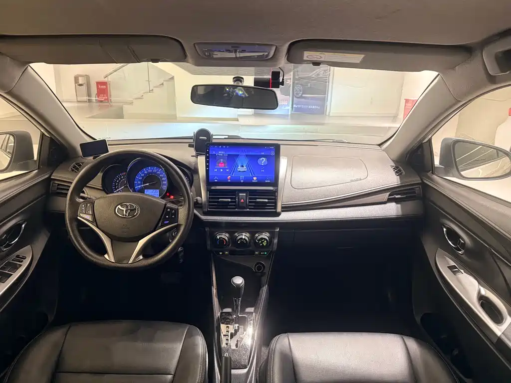 Toyota Yaris L — миниатюра 10