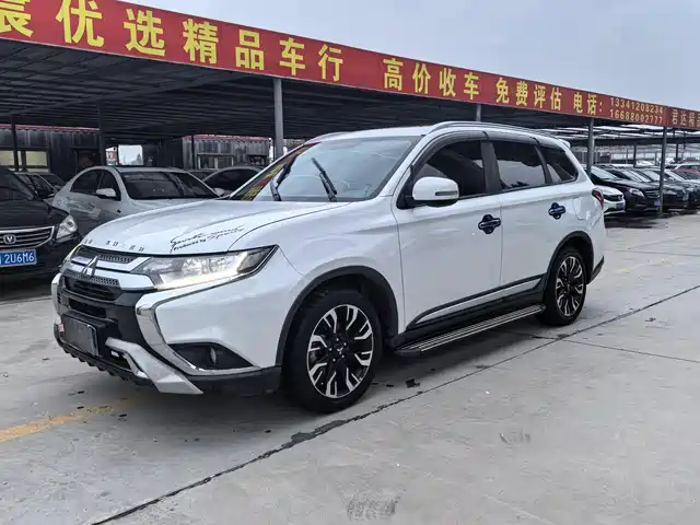 MITSUBISHI OUTLANDER 2019