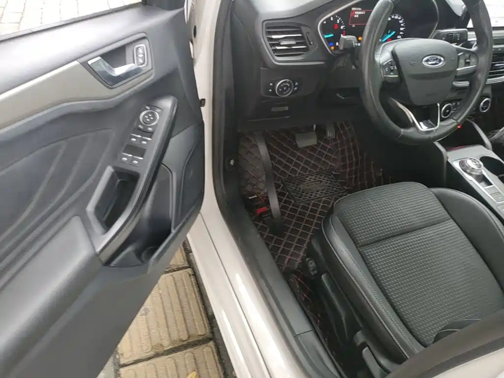 Ford Focus — миниатюра 16