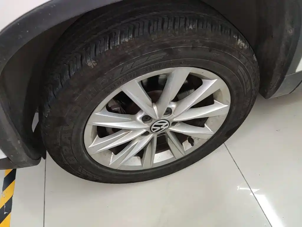 Volkswagen Tiguan — миниатюра 23