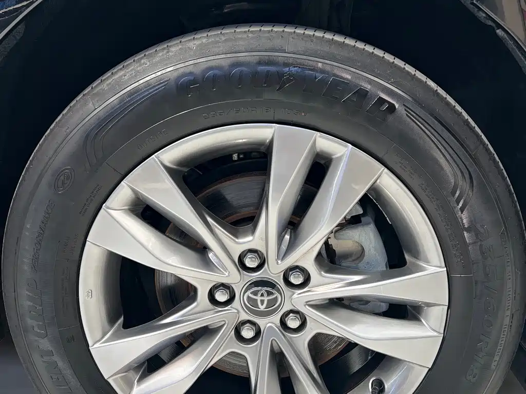 Toyota Sienna — миниатюра 16