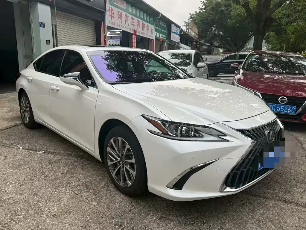 Lexus ES 2023 200
