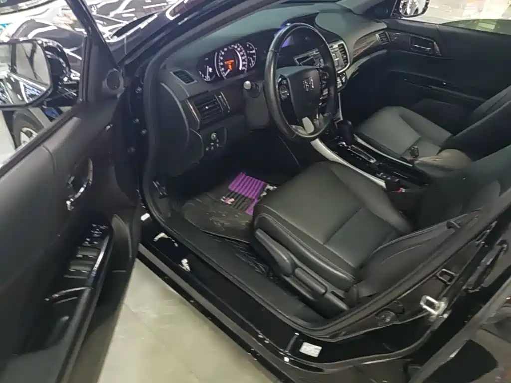 Honda Accord — миниатюра 16