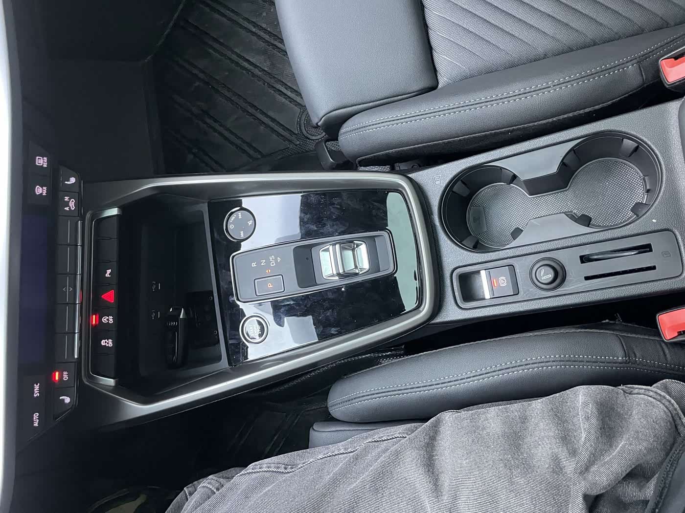 Audi A3 1.4 л 2023 г. Белый, пробег 20000 км