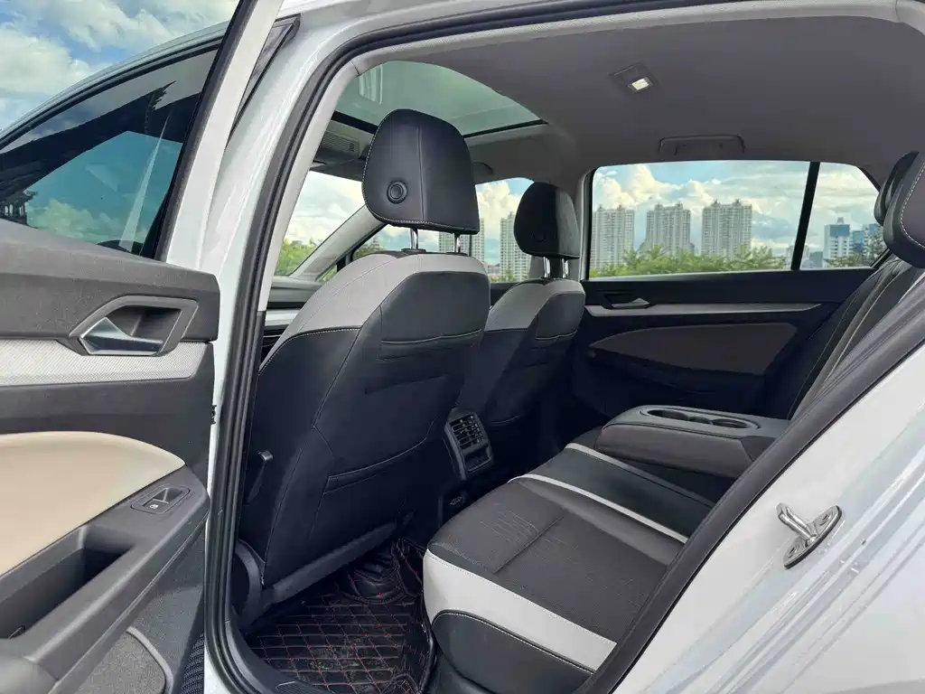 Volkswagen Golf — миниатюра 8