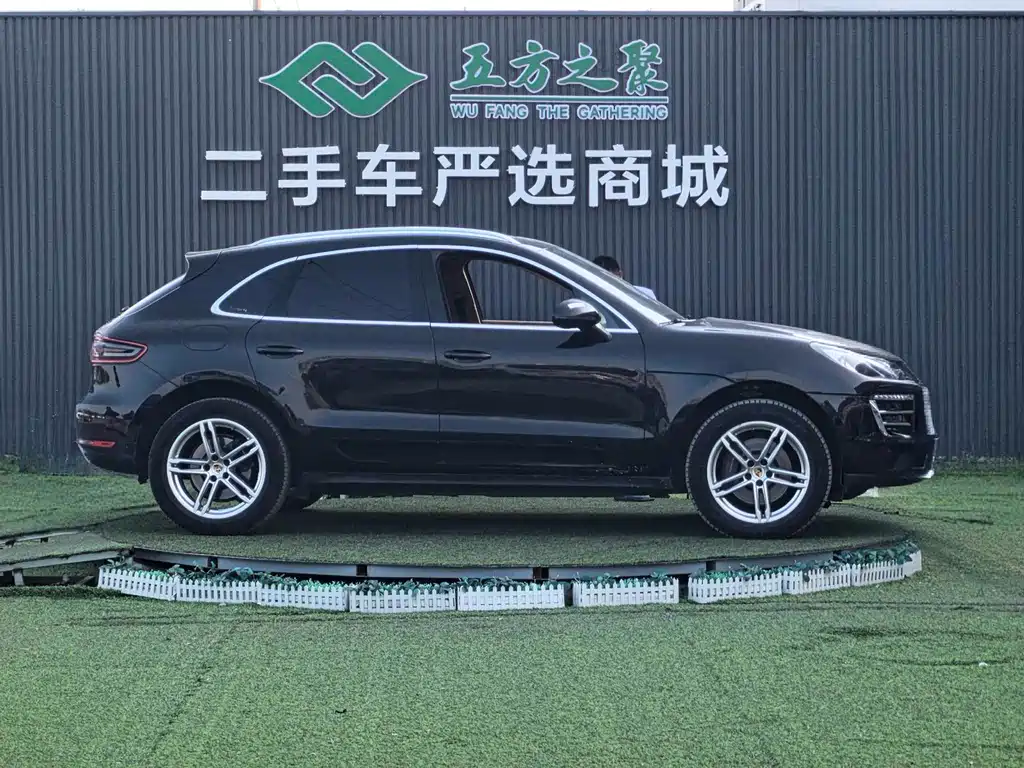 Porsche Macan — миниатюра 5
