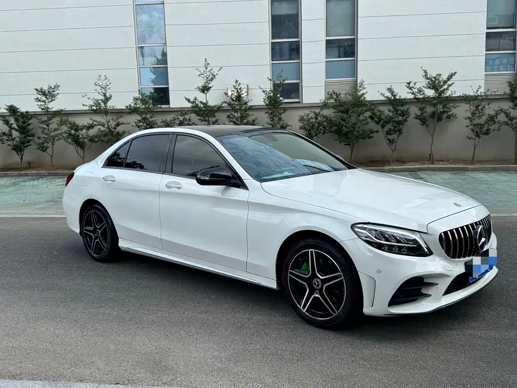 Mercedes-Benz C-Class — миниатюра 3