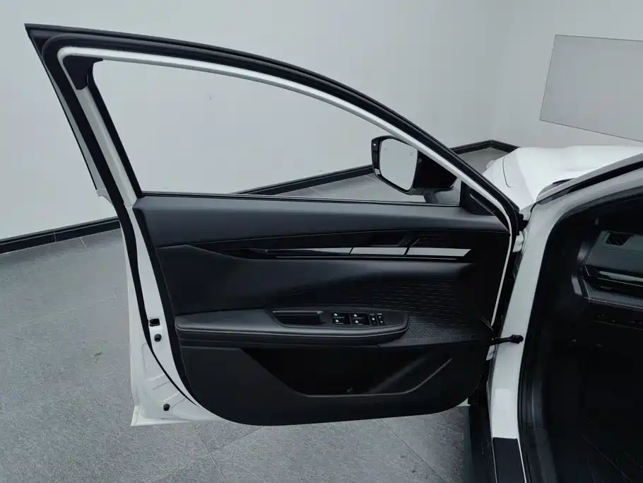 Changan UNI-V — миниатюра 7