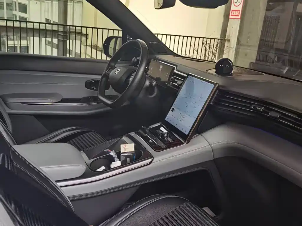 NIO ES8 — миниатюра 5