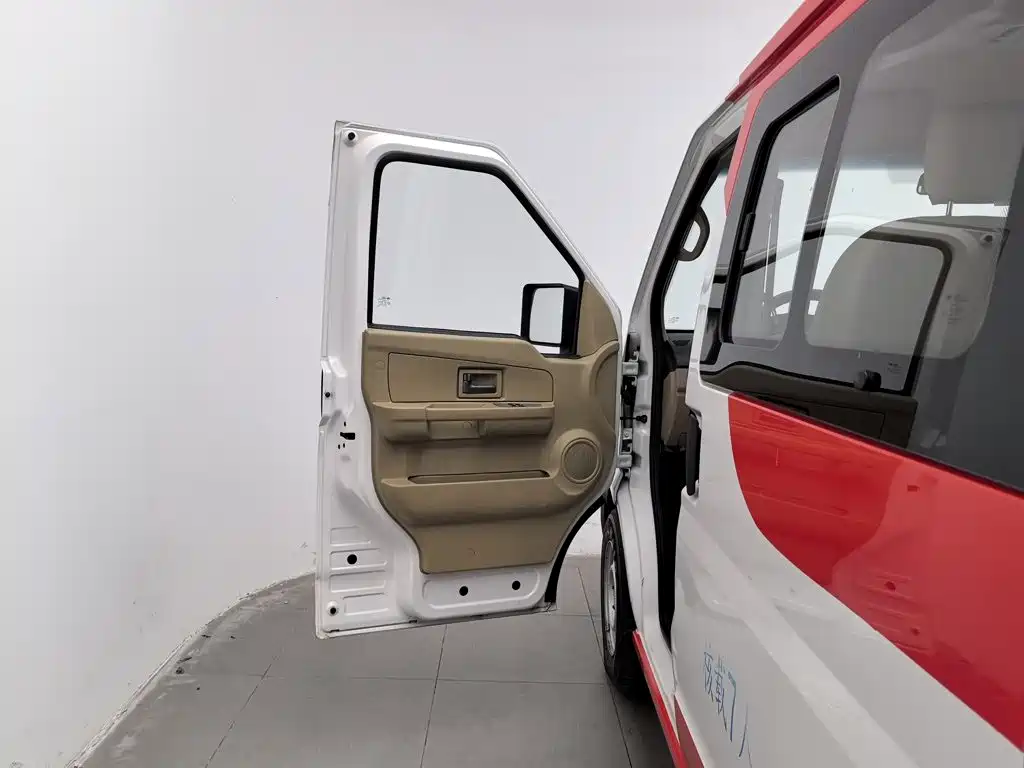 DFSK C36 — миниатюра 8