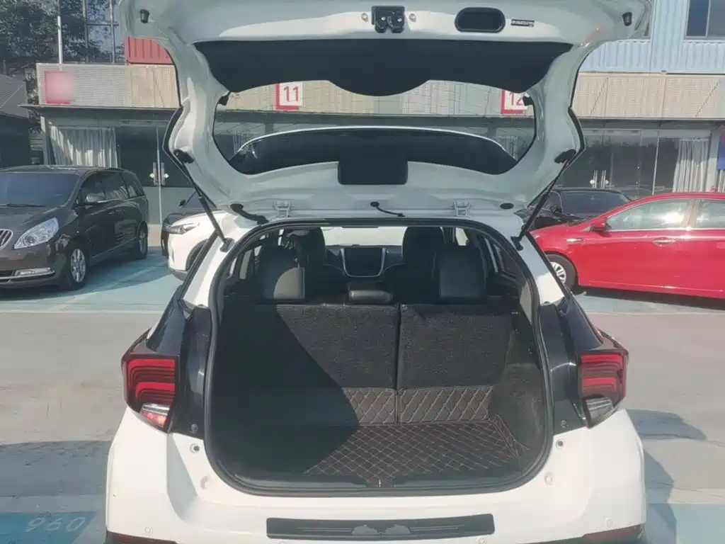 Toyota Yaris L — миниатюра 19