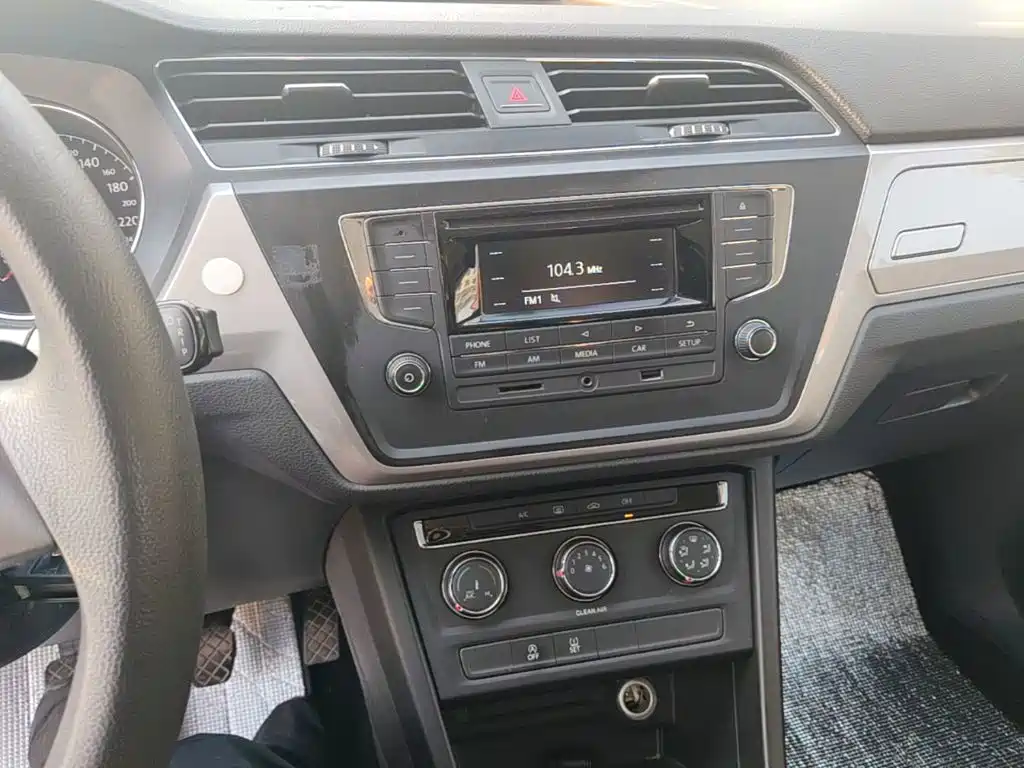 Volkswagen Touran — миниатюра 13