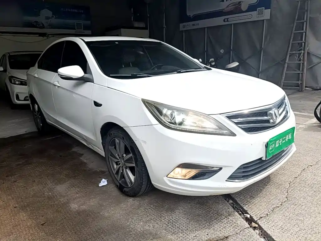 Changan Eado — миниатюра 4