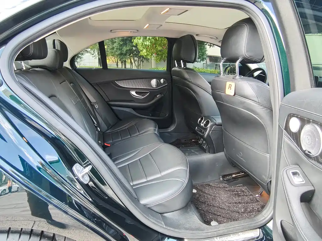 Mercedes-Benz C-Class — миниатюра 16