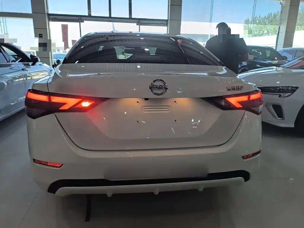 Nissan Sylphy — миниатюра 6