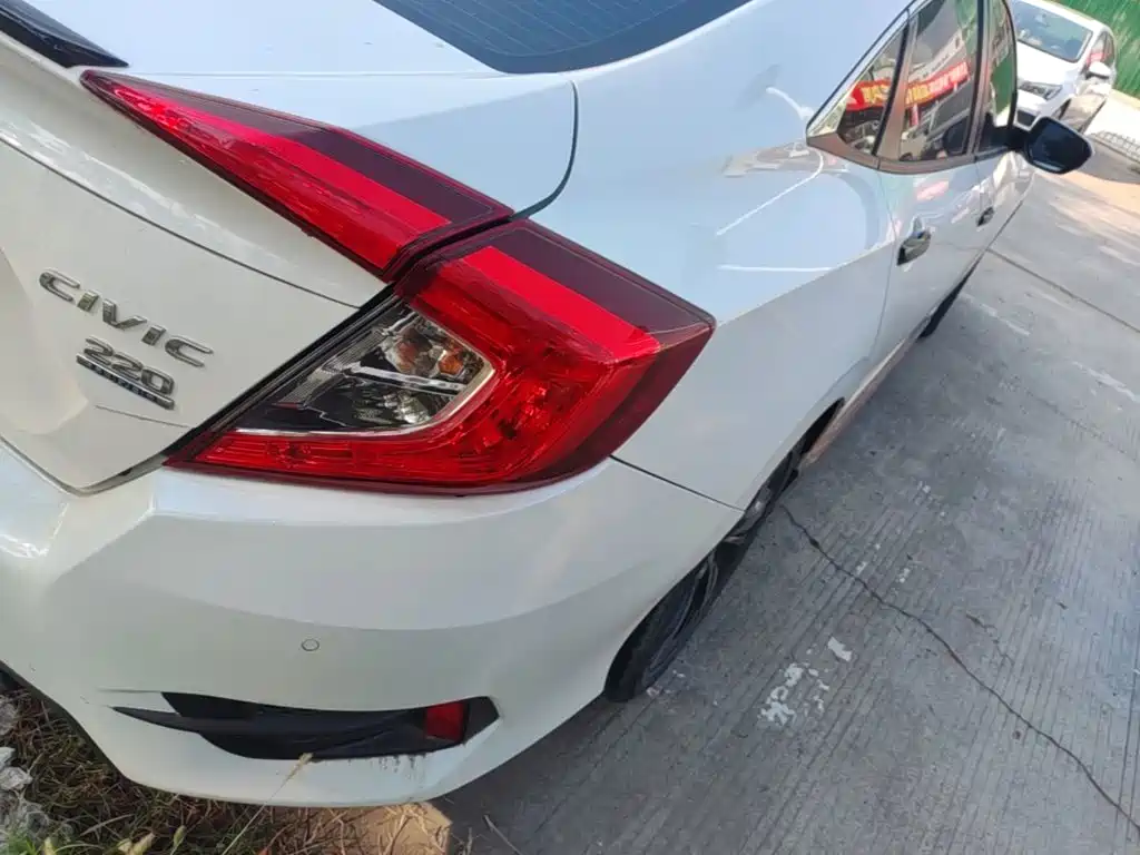 Honda Civic — миниатюра 8