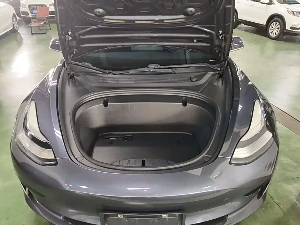 Tesla Model 3 — миниатюра 20