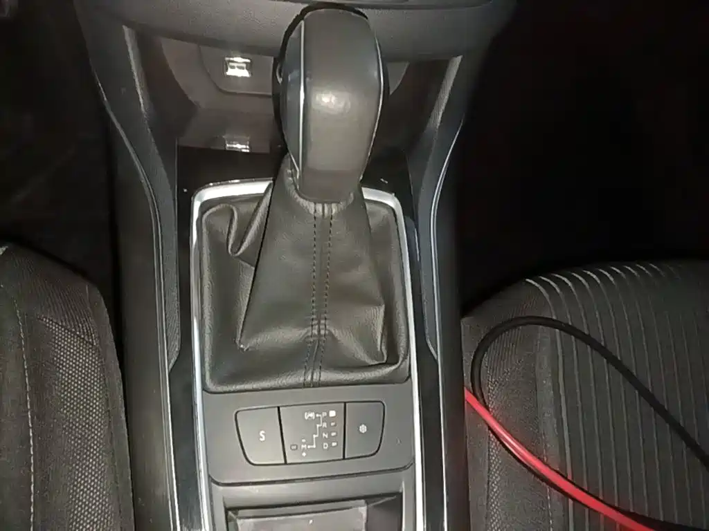 Peugeot 408 — миниатюра 14