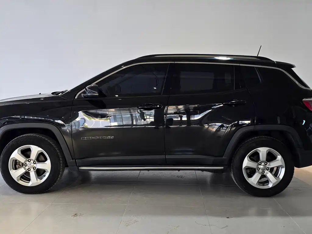 Jeep Compass — миниатюра 4