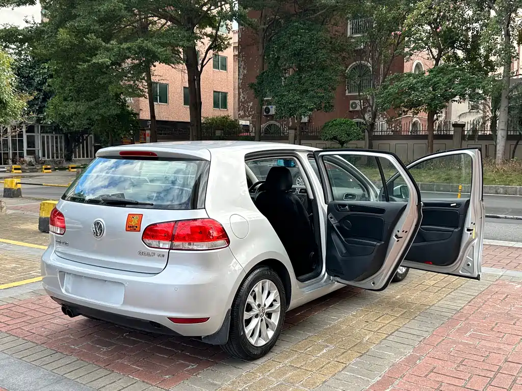 Volkswagen Golf 2011 1.4TSI AT Comfort