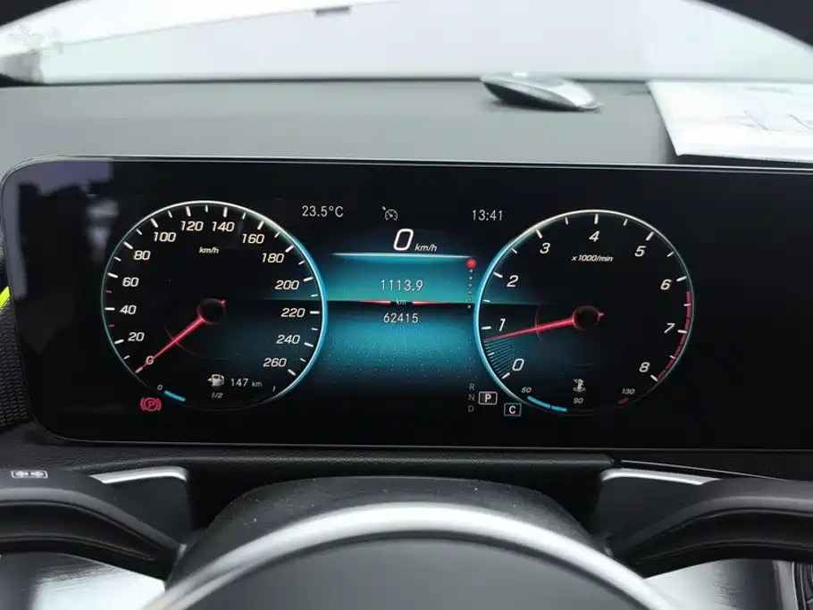 Mercedes-Benz GLB — миниатюра 14
