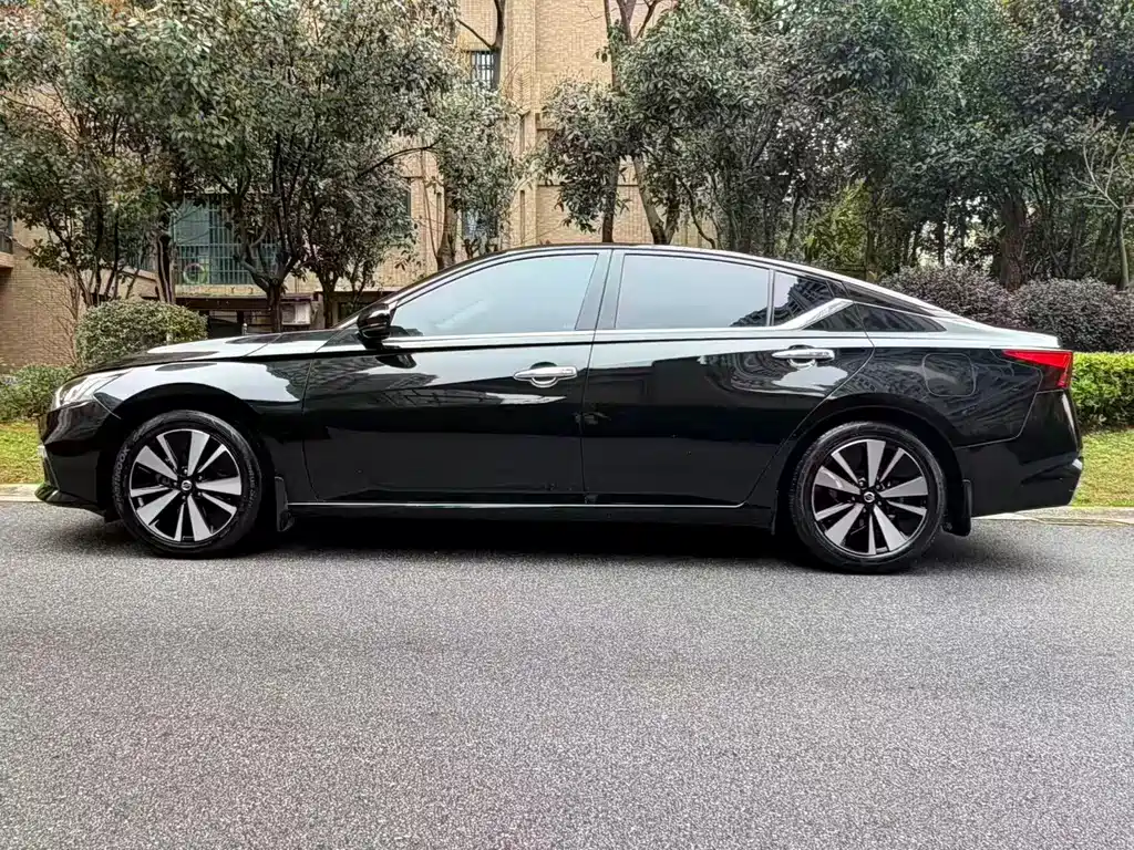 Nissan Teana — миниатюра 3