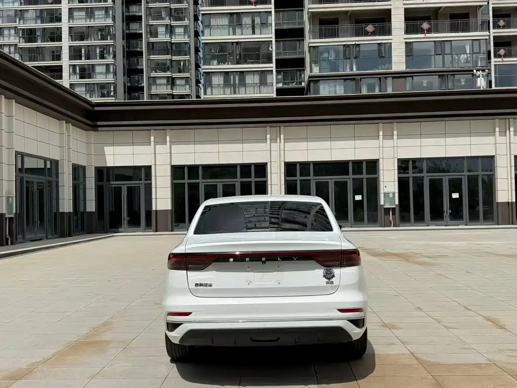 Geely Emgrand — миниатюра 8
