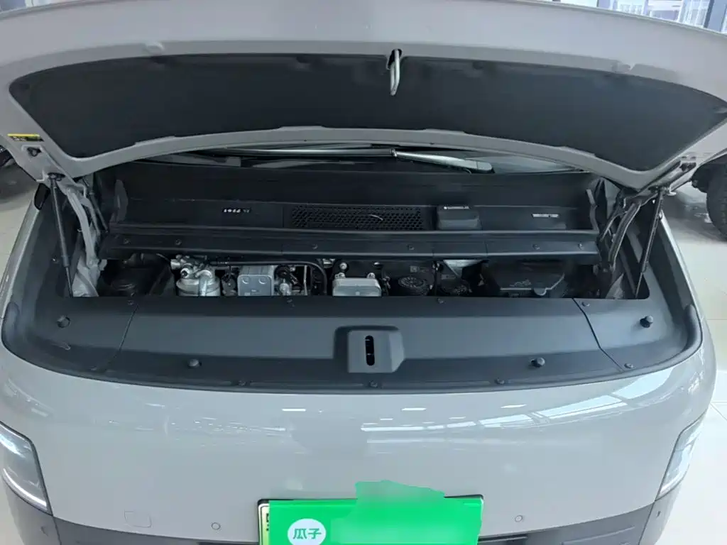 Li Auto Li MEGA — миниатюра 20