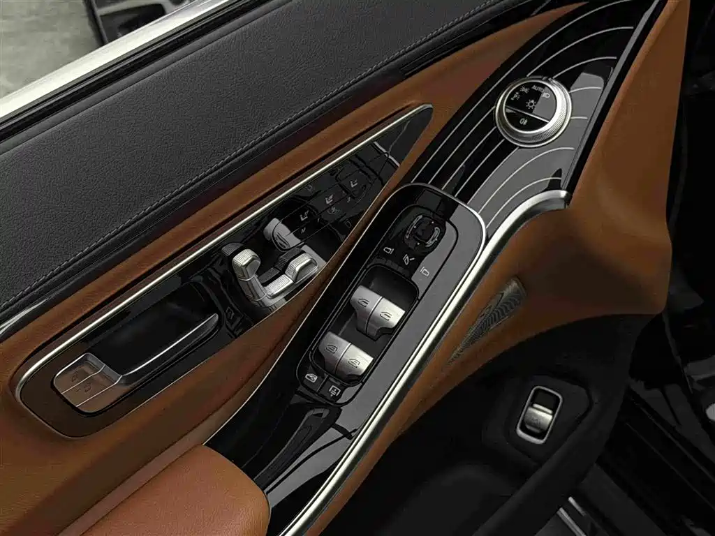 Mercedes-Benz S-Class — миниатюра 10