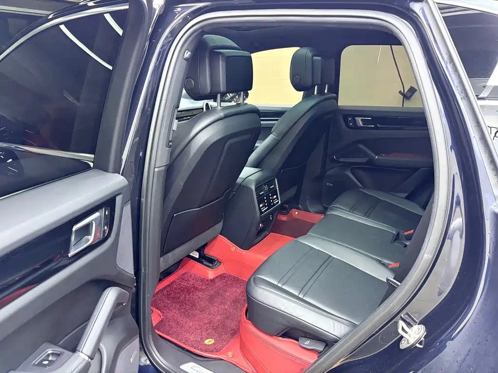 Porsche Cayenne — миниатюра 7