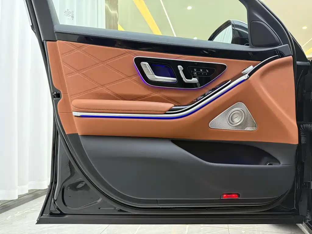 Mercedes-Benz S-Class — миниатюра 3
