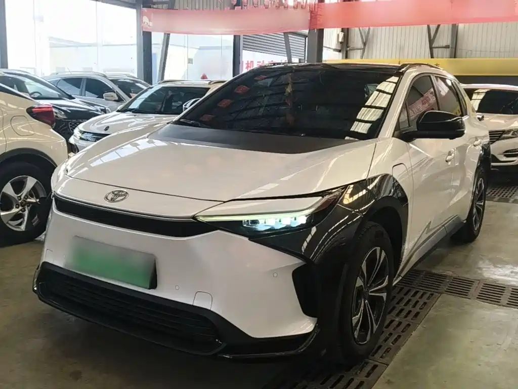 Toyota bZ4X — миниатюра 2