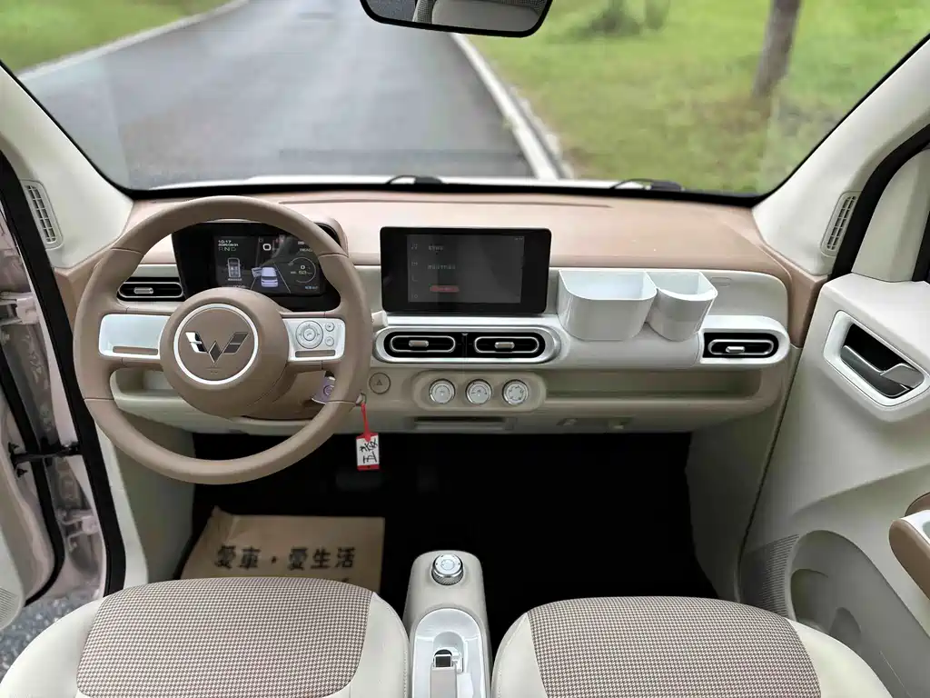 Wuling MINIEV — миниатюра 9