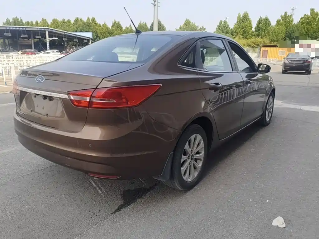 Ford Escort — миниатюра 7