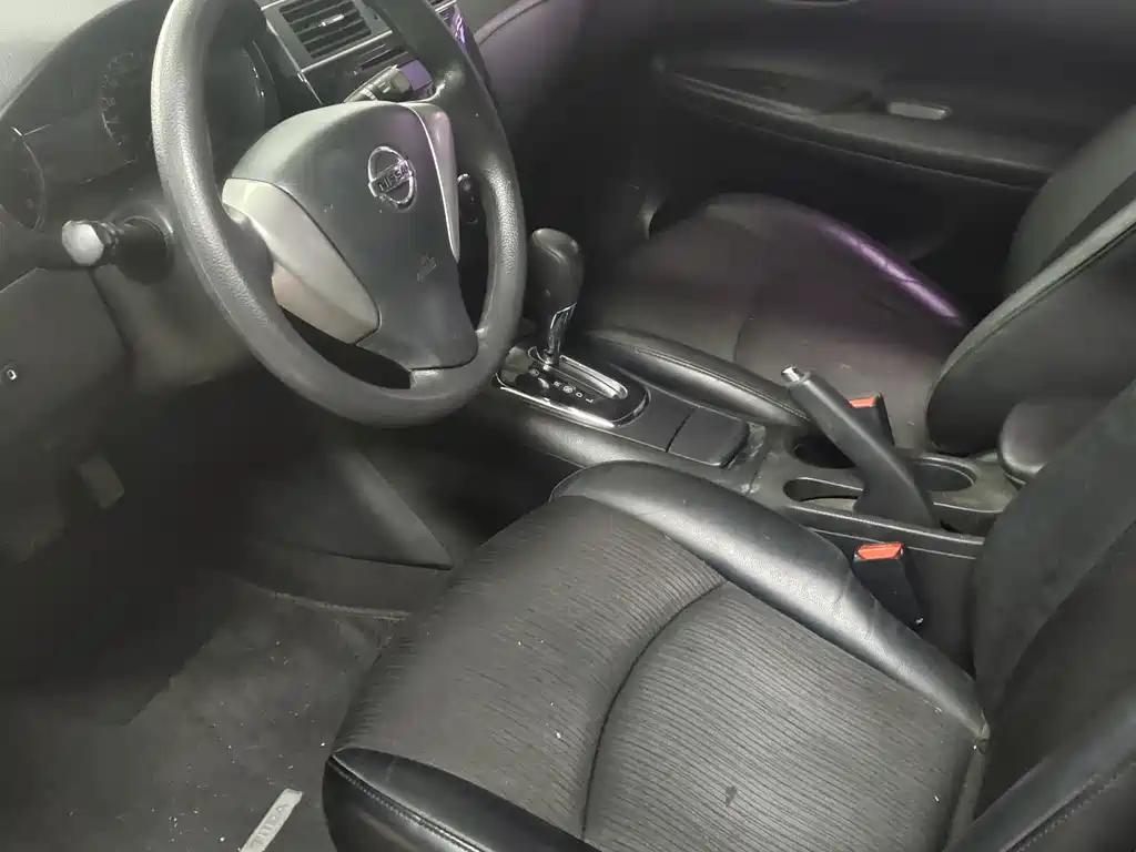 Nissan Tiida — миниатюра 5