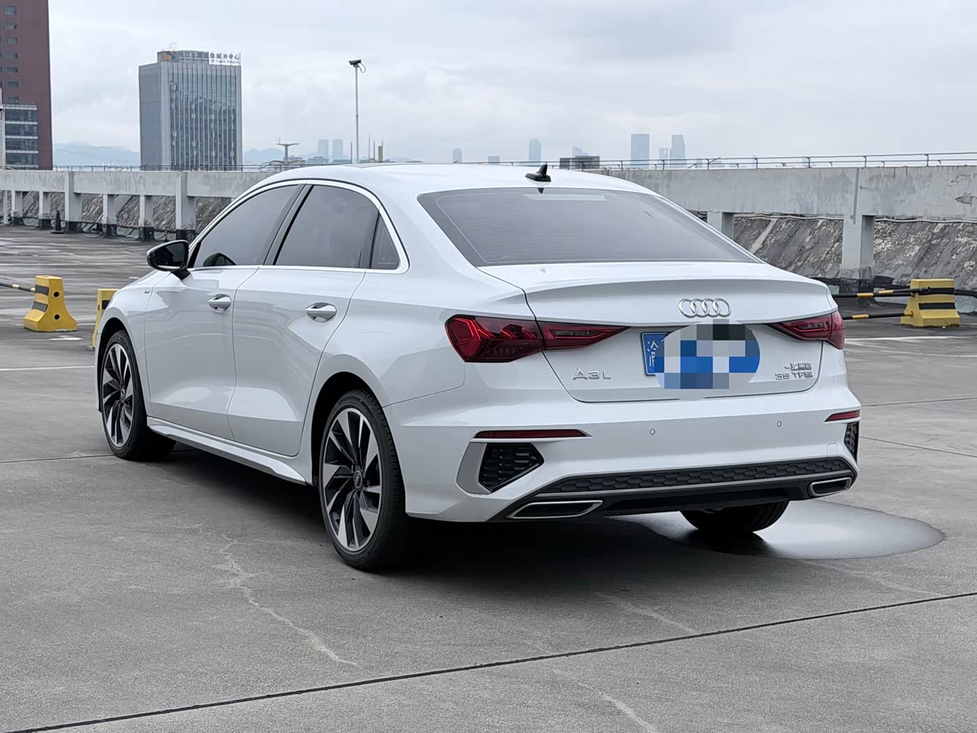 Audi A3 1.4 л 2022 г. Белый, пробег 31000 км