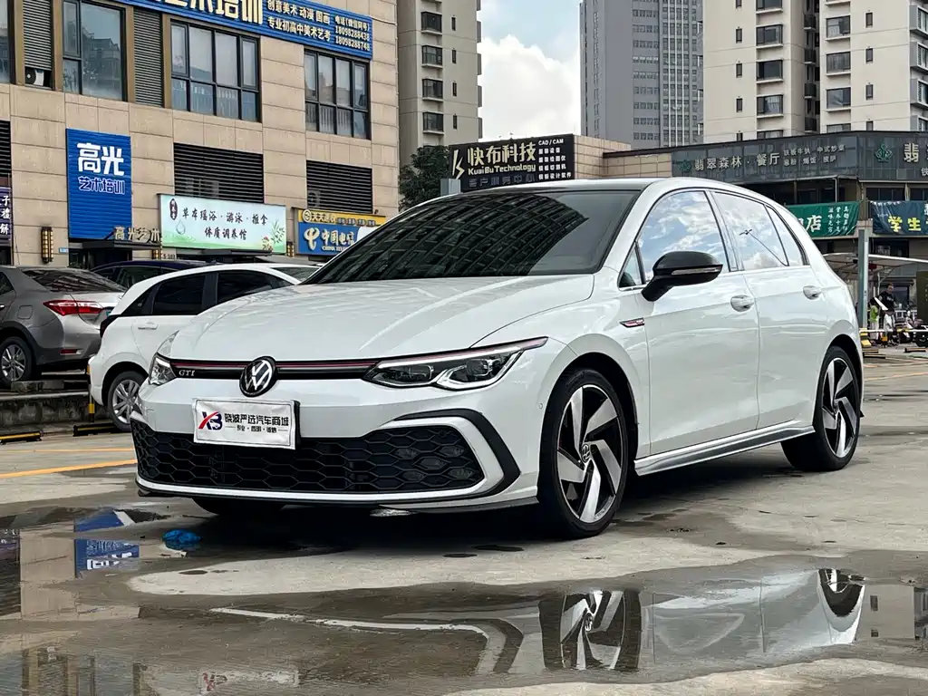 Volkswagen Golf GTI 2023