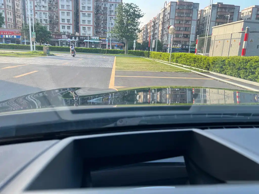 BMW 7 Series — миниатюра 17