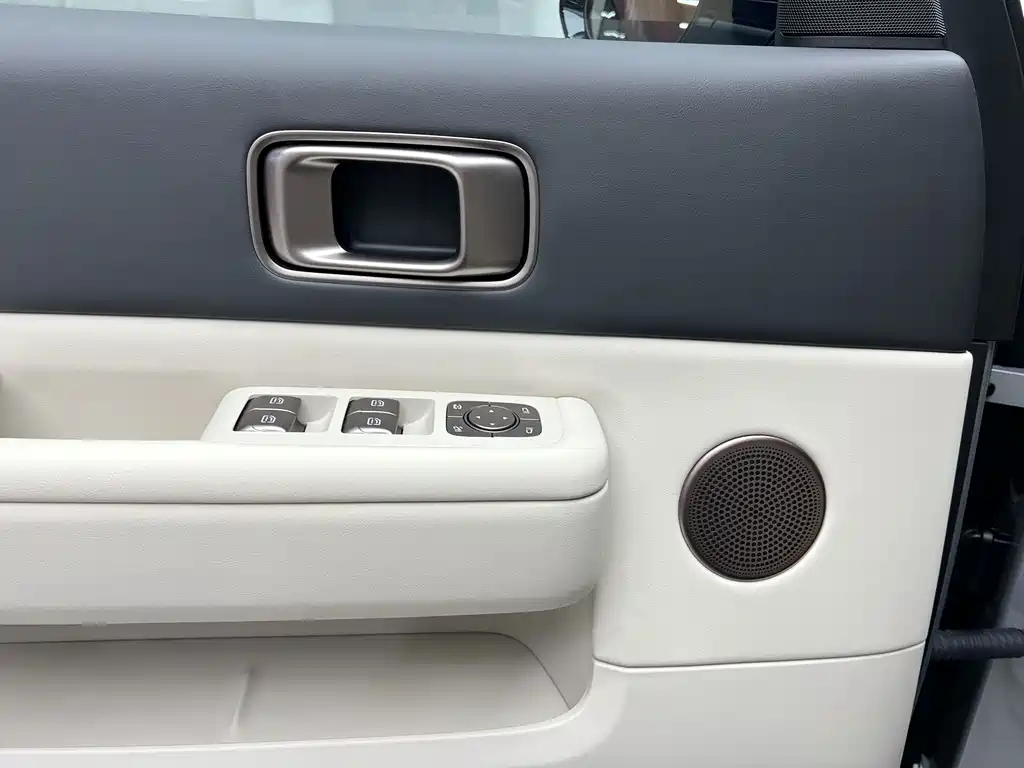 Li Auto Li MEGA — миниатюра 10