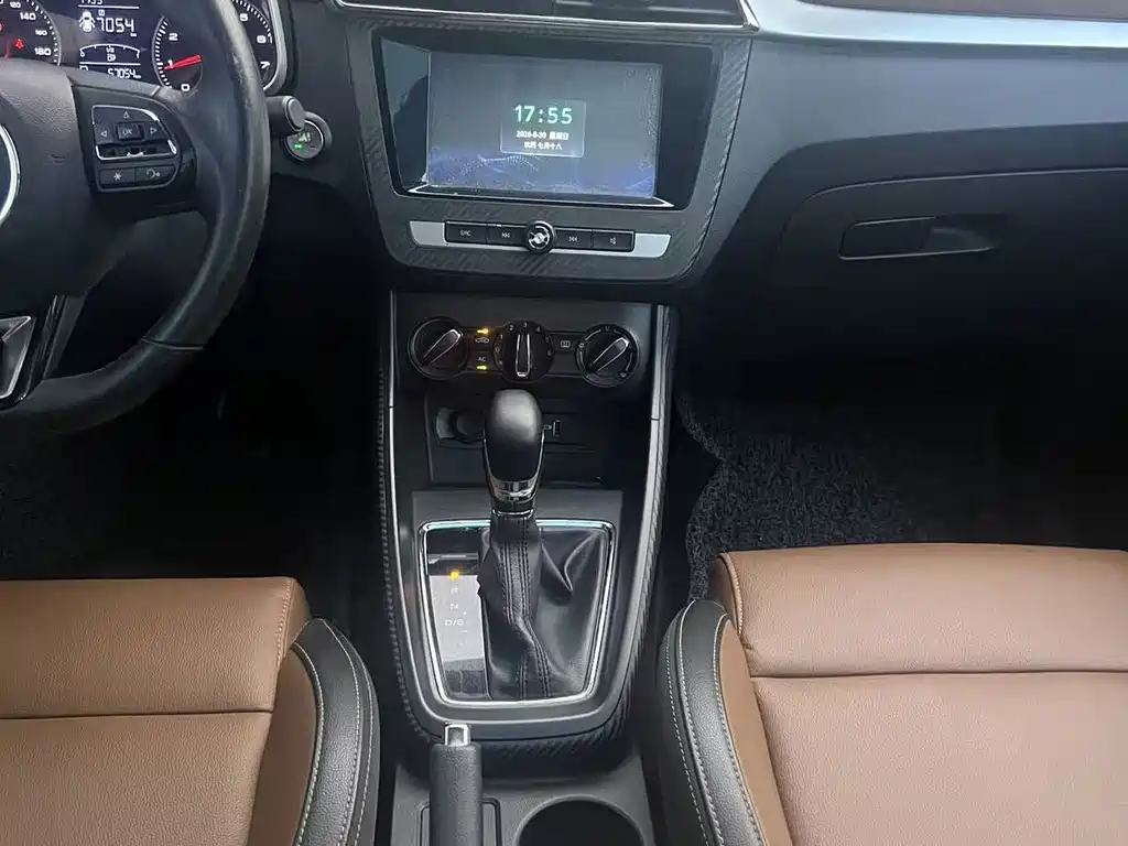 MG ZS — миниатюра 5