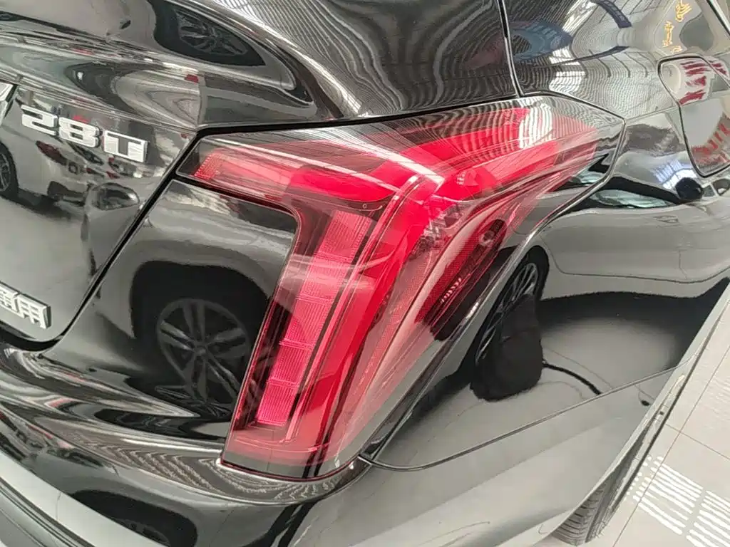 Cadillac CT5 — миниатюра 8