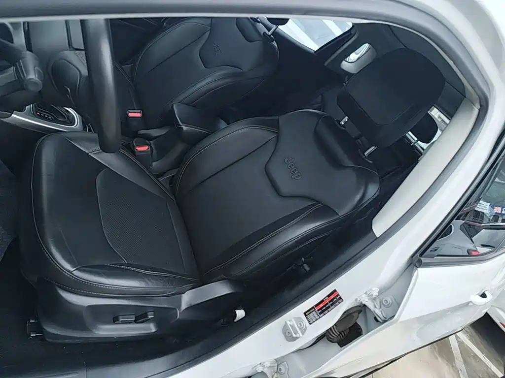 Jeep Compass — миниатюра 15