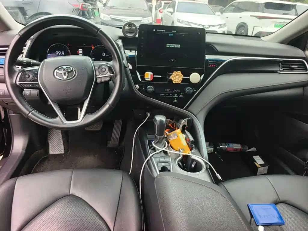 Toyota Camry — миниатюра 14