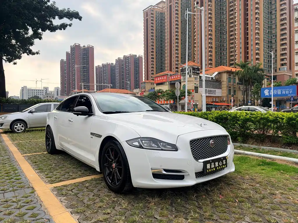 Jaguar XJ — миниатюра 3